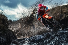 乐鱼体育网址入口-AC米兰签入新中场，希望重现辉煌，终于有钱了! 主帅续约新援补强的ac米兰热闹重建中